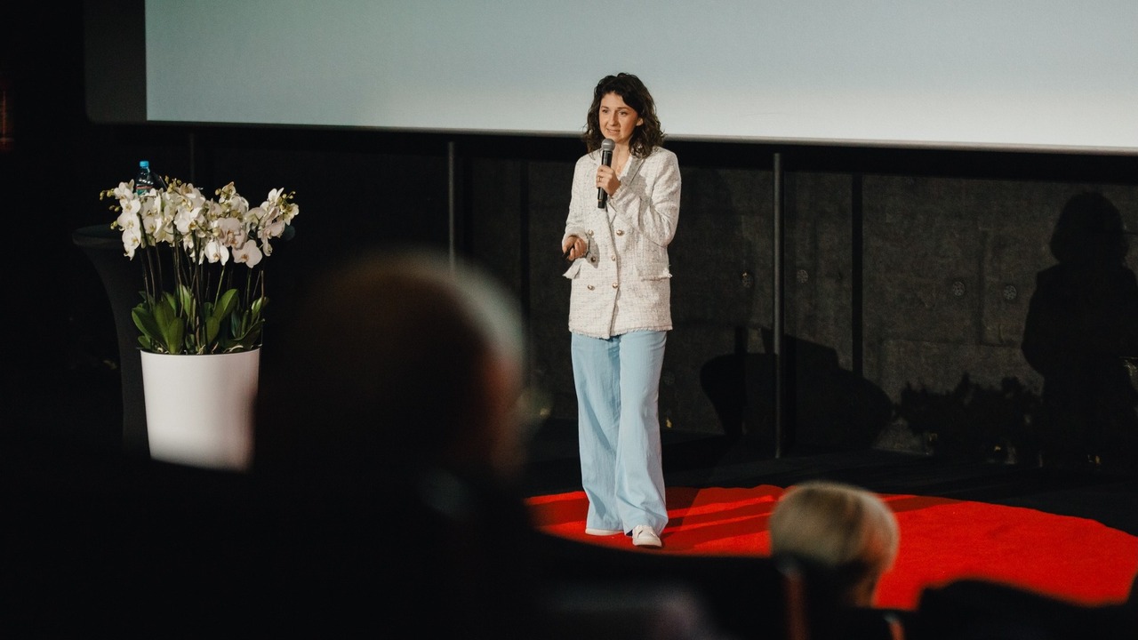 Liderzy w erze AI: jak zachować ludzki pierwiastek w cyfrowym świecie?