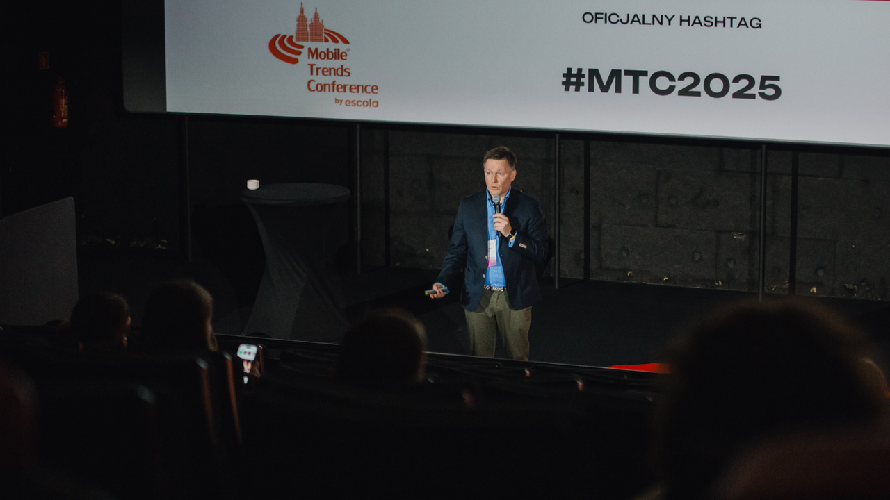 prelegent Sławomir Spyra podczas swojego wystąpienia na Mobile Trends Conference 2025