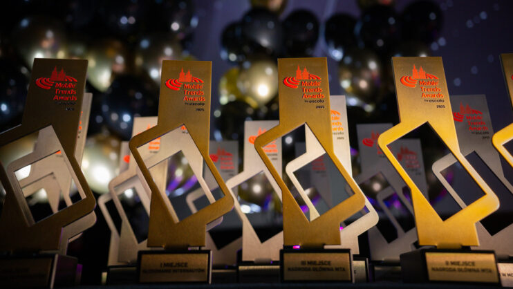 zdjęcie statuetki mobile trends Awards 2025
