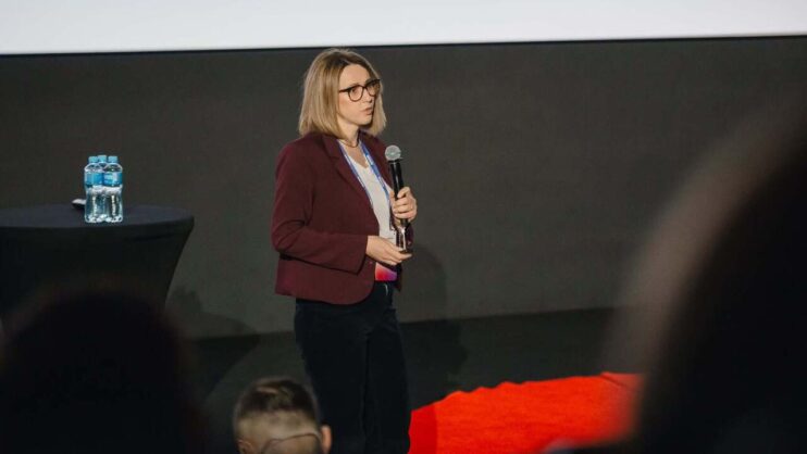 prelegentka Marta Markowska podczas swojego wystąpienia na Mobile Trends Conference 2026